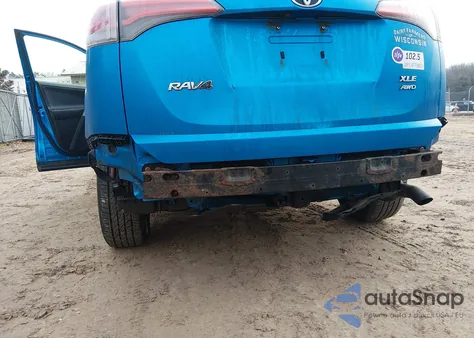 2017 Toyota Rav4 Xle z USA, uszkodzony, nr VIN JTMRFREV1HJ112875